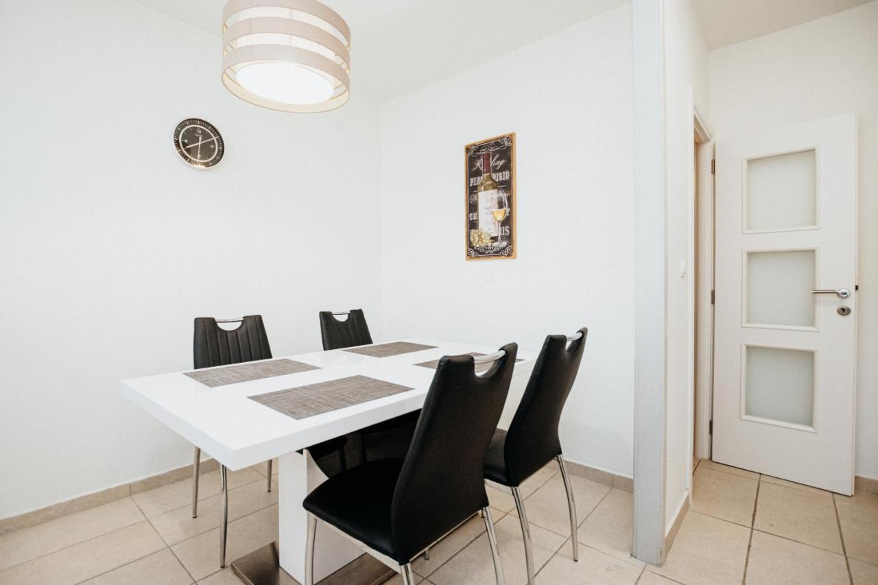 زادار Double And Single S Apartments المظهر الخارجي الصورة